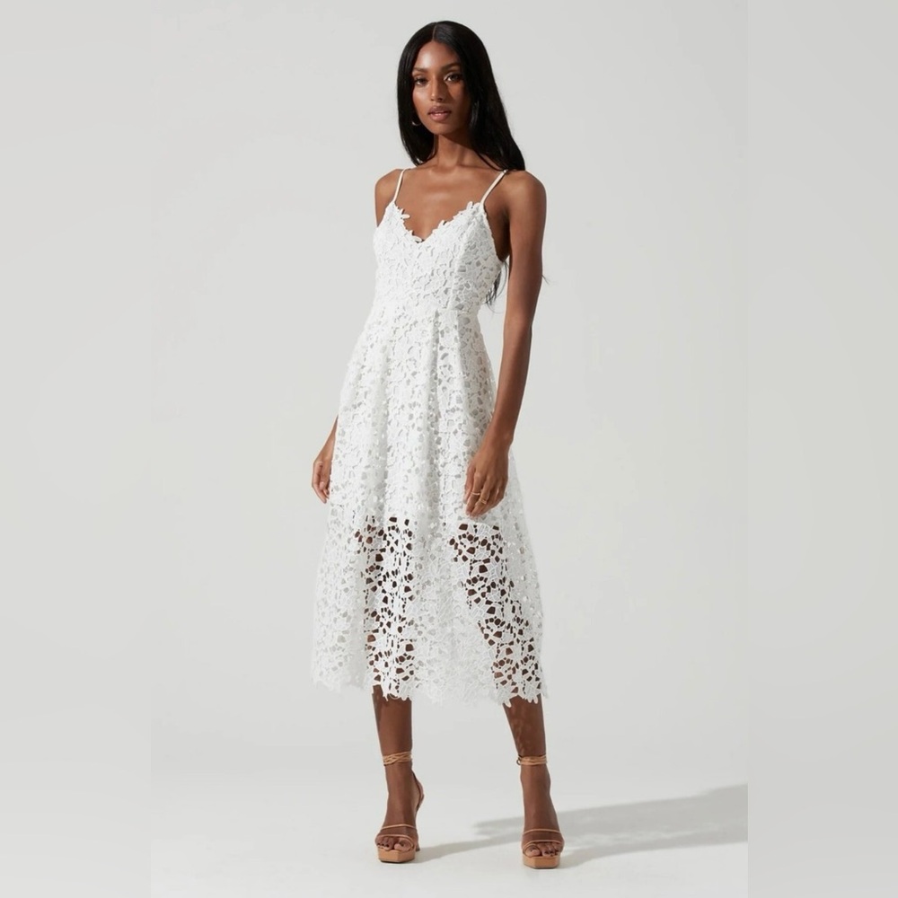 ASTR The Label Lace A-Line Midi Dress